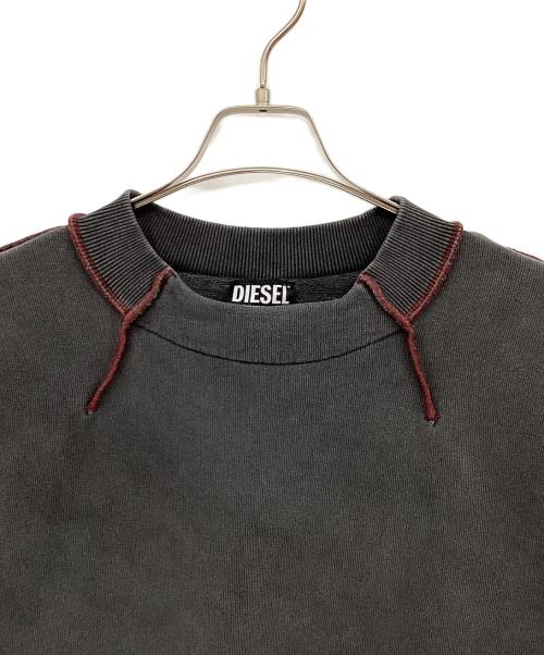 DIESEL（ディーゼル）DIESEL (ディーゼル) クルーネックスウェット グレー×レッド サイズ:Mの古着・服飾アイテム