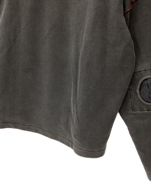 DIESEL（ディーゼル）DIESEL (ディーゼル) クルーネックスウェット グレー×レッド サイズ:Mの古着・服飾アイテム