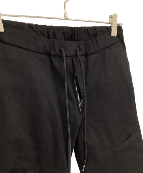 ATTACHMENT（アタッチメント）ATTACHMENT (アタッチメント) ラバーストレッチツイルイージーカーゴパンツ ブラック サイズ:2の古着・服飾アイテム