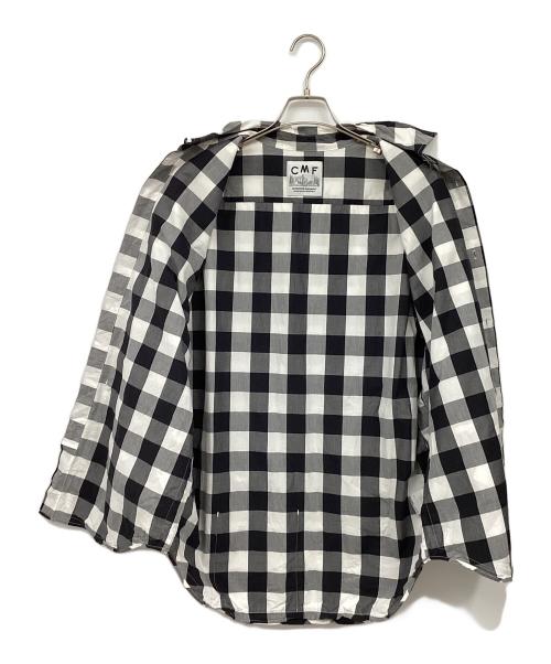 CMF OUTDOOR GARMENT（コンフィーアウトドアガーメント）CMF OUTDOOR GARMENT (コンフィーアウトドアガーメント) NEWSPAPER SHIRTS ブラック×ホワイト サイズ:Mの古着・服飾アイテム