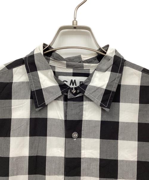 CMF OUTDOOR GARMENT（コンフィーアウトドアガーメント）CMF OUTDOOR GARMENT (コンフィーアウトドアガーメント) NEWSPAPER SHIRTS ブラック×ホワイト サイズ:Mの古着・服飾アイテム