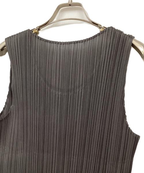 PLEATS PLEASE（プリーツプリーズ）PLEATS PLEASE (プリーツプリーズ) ノースリーブカットソー グレー サイズ:4の古着・服飾アイテム