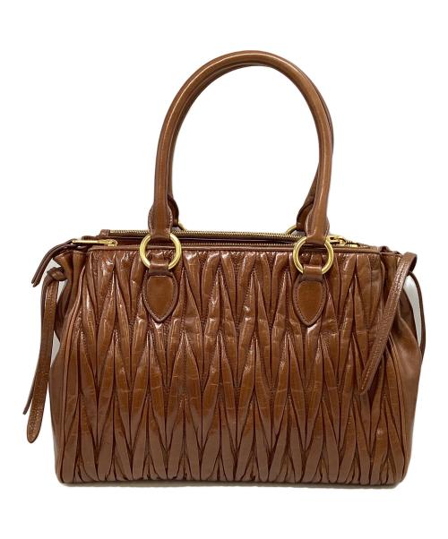 MIU MIU（ミュウミュウ）MIU MIU (ミュウミュウ) ミュウミュウ/マテラッセ/2WAYハンドバッグ ブラウン×ゴールドの古着・服飾アイテム