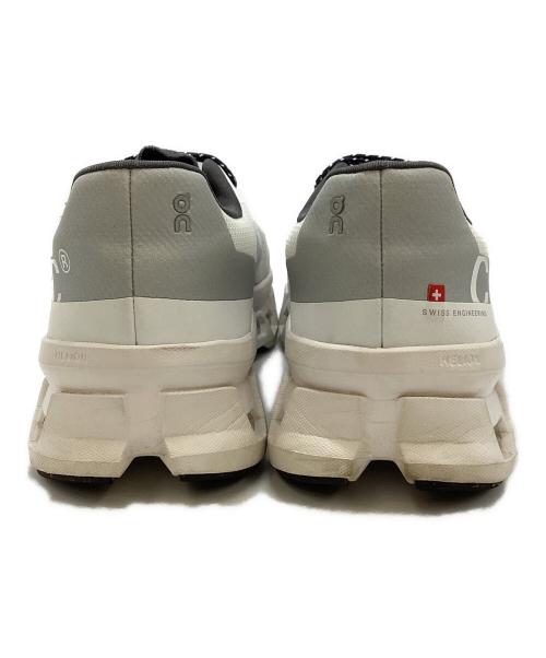 on（オン）on (オン) ローカットスニーカー ホワイト サイズ:25㎝の古着・服飾アイテム