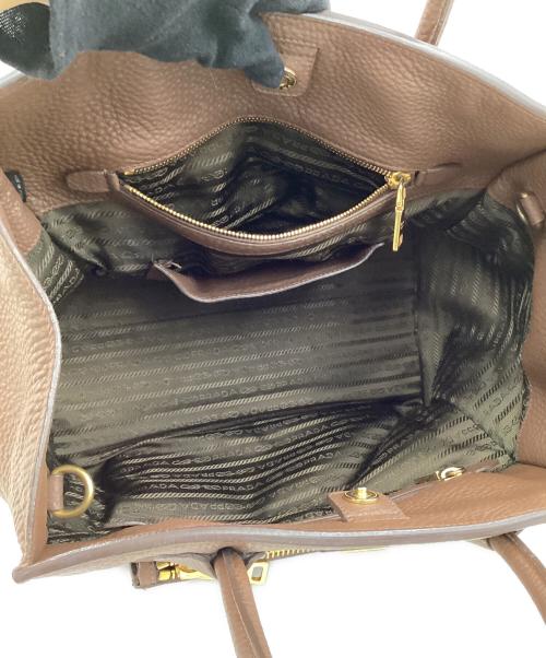 PRADA（プラダ）PRADA (プラダ) プラダ/BN2626/ヴィッテロダイノ/トートバッグ ブラウン×ゴールドの古着・服飾アイテム