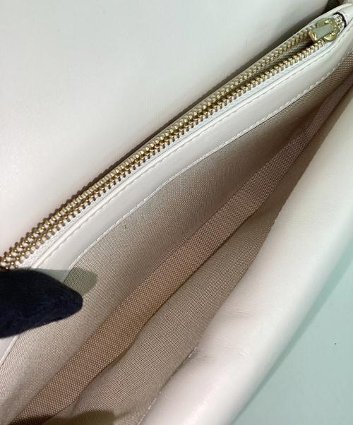 COACH（コーチ）COACH (コーチ) ショルダーキルティングバッグ/コーチ/タビー26/CP150/ アイボリー×ゴールド 未使用品の古着・服飾アイテム
