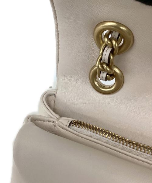 COACH（コーチ）COACH (コーチ) ショルダーキルティングバッグ/コーチ/タビー26/CP150/ アイボリー×ゴールド 未使用品の古着・服飾アイテム