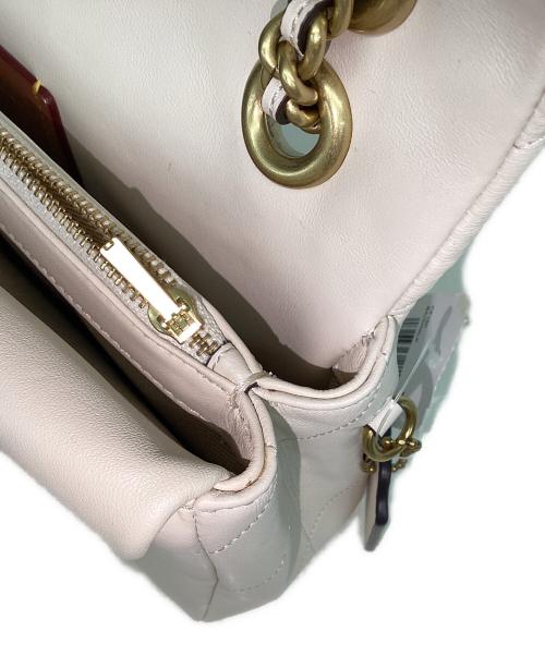 COACH（コーチ）COACH (コーチ) ショルダーキルティングバッグ/コーチ/タビー26/CP150/ アイボリー×ゴールド 未使用品の古着・服飾アイテム