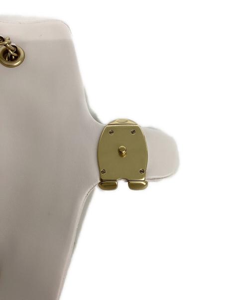 COACH（コーチ）COACH (コーチ) ショルダーキルティングバッグ/コーチ/タビー26/CP150/ アイボリー×ゴールド 未使用品の古着・服飾アイテム