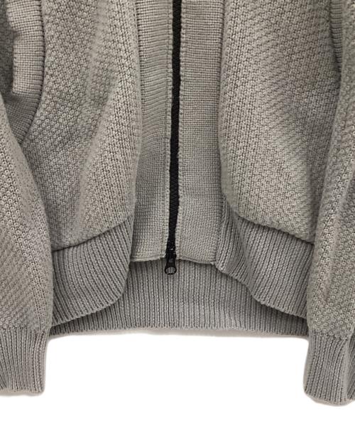 C.P COMPANY（シーピーカンパニー）C.P COMPANY (シーピーカンパニー) 厚手ニット ライトグレー サイズ:Mの古着・服飾アイテム
