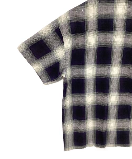 CalTop（キャルトップ）CalTop (キャルトップ) 半袖シャツ ホワイト×ネイビー サイズ:Ｓの古着・服飾アイテム