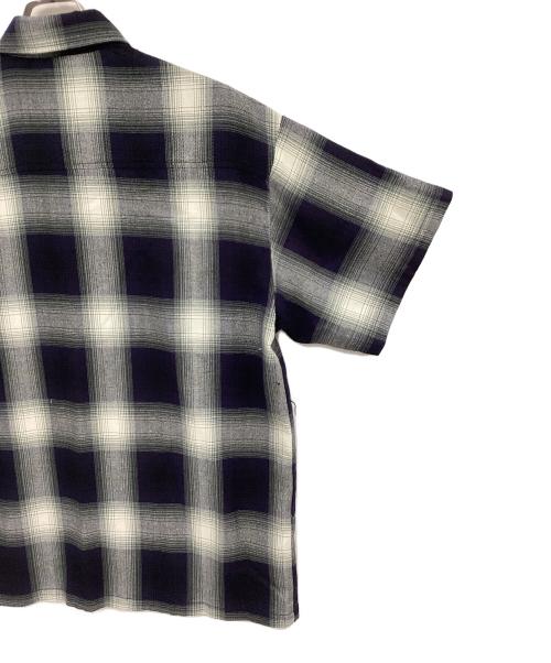 CalTop（キャルトップ）CalTop (キャルトップ) 半袖シャツ ホワイト×ネイビー サイズ:Ｓの古着・服飾アイテム