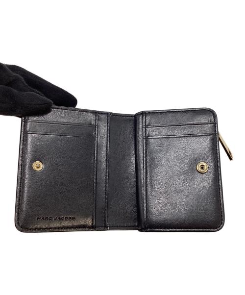 Marc by Marc Jacobs（マークバイマークジェイコブス）Marc by Marc Jacobs (マークバイマークジェイコブス) マークバイマークジェイコブス/S101L01SP21/2つ折り財布 ブラックの古着・服飾アイテム