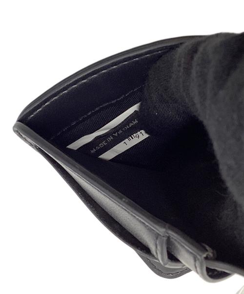 Marc by Marc Jacobs（マークバイマークジェイコブス）Marc by Marc Jacobs (マークバイマークジェイコブス) マークバイマークジェイコブス/S101L01SP21/2つ折り財布 ブラックの古着・服飾アイテム