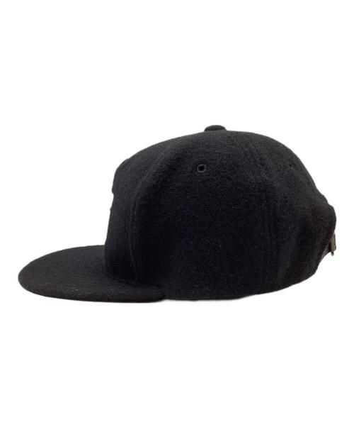 A BATHING APE（アベイシングエイプ）A BATHING APE (アベイシングエイプ) ロゴ柄キャップ ブラック×ホワイト サイズ:FREEの古着・服飾アイテム