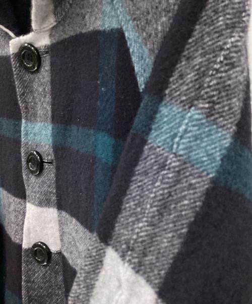 BLUE LABEL CRESTBRIDGE（ブルーレーベルクレストブリッジ）BLUE LABEL CRESTBRIDGE (ブルーレーベルクレストブリッジ) リバーシブルショートコート ネイビー×ブルー サイズ:36の古着・服飾アイテム