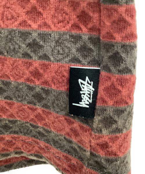 stussy（ステューシー）stussy (ステューシー) Tシャツ レッド×ブラウン サイズ:Ⅿの古着・服飾アイテム