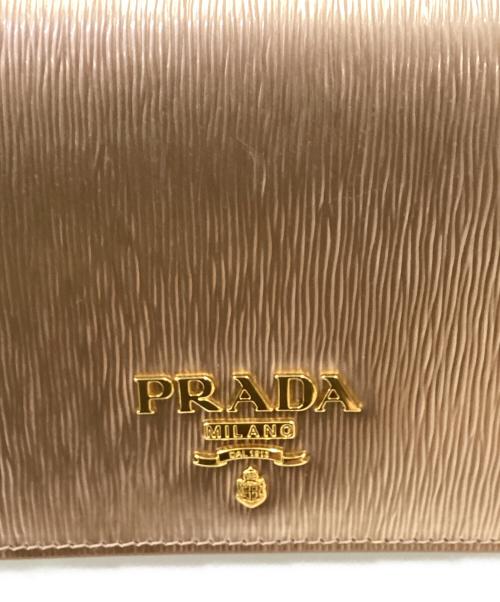 PRADA（プラダ）PRADA (プラダ) プラダ/1DH044/チェーンショルダーウォレット ピンク×ゴールドの古着・服飾アイテム