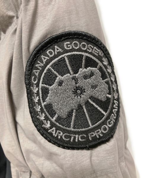 CANADA GOOSE（カナダグース）CANADA GOOSE (カナダグース) ダウンジャケット グレー×ブラック サイズ:Sの古着・服飾アイテム