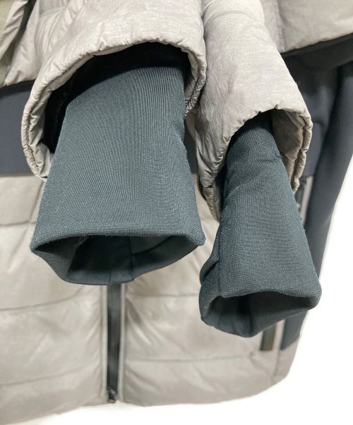 CANADA GOOSE（カナダグース）CANADA GOOSE (カナダグース) ダウンジャケット グレー×ブラック サイズ:Sの古着・服飾アイテム