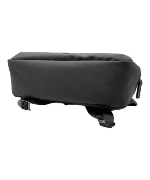 ZERO HALLIBURTON（ゼロ ハリバートン）ZERO HALLIBURTON (ゼロハリバートン) Medium Backpack ネイビー 未使用品の古着・服飾アイテム