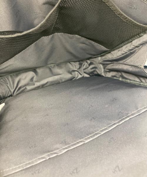 ZERO HALLIBURTON（ゼロ ハリバートン）ZERO HALLIBURTON (ゼロハリバートン) Medium Backpack ネイビー 未使用品の古着・服飾アイテム