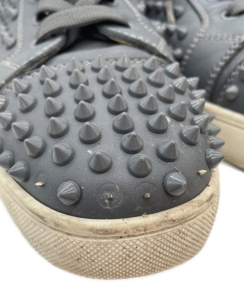Christian Louboutin（クリスチャン・ルブタン）Christian Louboutin (クリスチャン・ルブタン) Louis Spikes グレー サイズ:42の古着・服飾アイテム