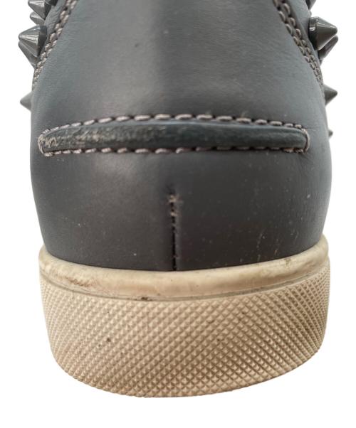 Christian Louboutin（クリスチャン・ルブタン）Christian Louboutin (クリスチャン・ルブタン) Louis Spikes グレー サイズ:42の古着・服飾アイテム