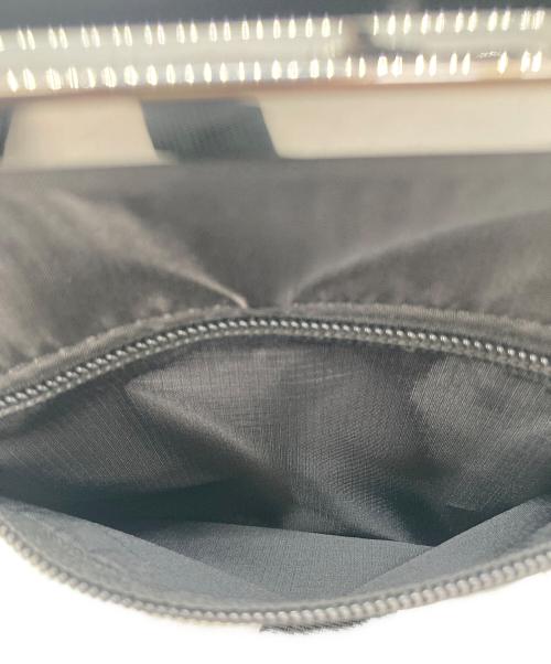 GROUND Y（グラウンドワイ）GROUND Y (グラウンドワイ) SHOULDER BAG WITH CLASP CLOSURE(ショルダーバッグ ウィズ クラップス クローザー) ブラック×シルバーの古着・服飾アイテム