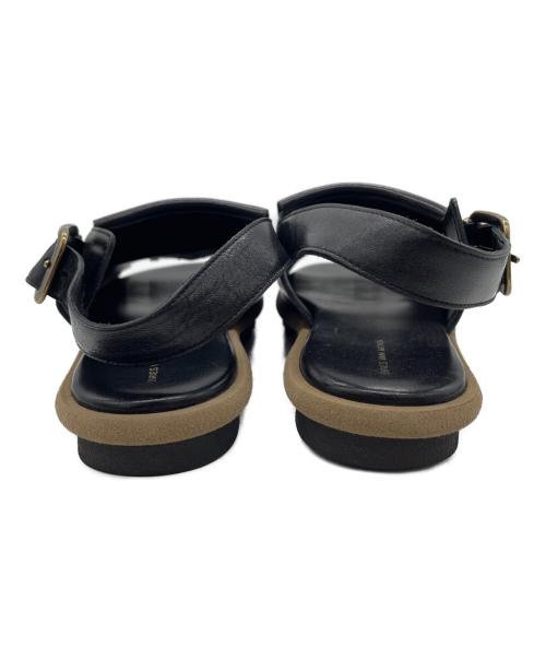 DRIES VAN NOTEN（ドリスヴァンノッテン）DRIES VAN NOTEN (ドリスヴァンノッテン) フリンジレザーサンダル ブラック×ベージュ サイズ:35の古着・服飾アイテム