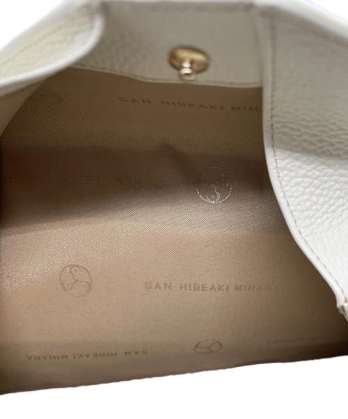 SAN HIDEAKI MIHARA（サンヒデアキミハラ）SAN HIDEAKI MIHARA (サンヒデアキミハラ) SHOGO SEKINE (ショウゴ セキネ) メール型長財布 ベージュの古着・服飾アイテム