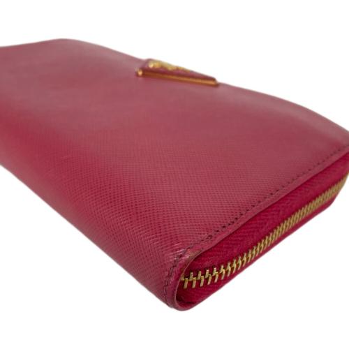 PRADA（プラダ）PRADA (プラダ) ラウンドファスナー財布 ショッキングピンクの古着・服飾アイテム