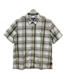 Patagonia（パタゴニア）の古着「半袖シャツ」｜ホワイト×グリーン