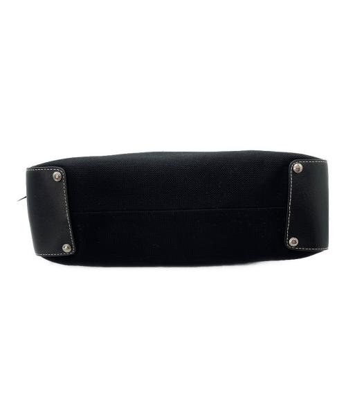 BURBERRY BLUE LABEL（バーバリーロンドンブルーレーベル）BURBERRY BLUE LABEL (バーバリーロンドンブルーレーベル) ショルダーバッグ ブラックの古着・服飾アイテム