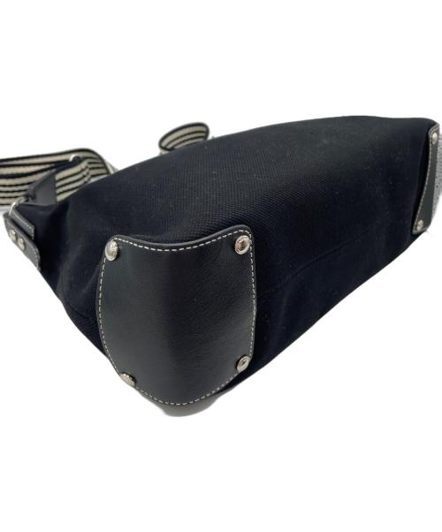 BURBERRY BLUE LABEL（バーバリーロンドンブルーレーベル）BURBERRY BLUE LABEL (バーバリーロンドンブルーレーベル) ショルダーバッグ ブラックの古着・服飾アイテム