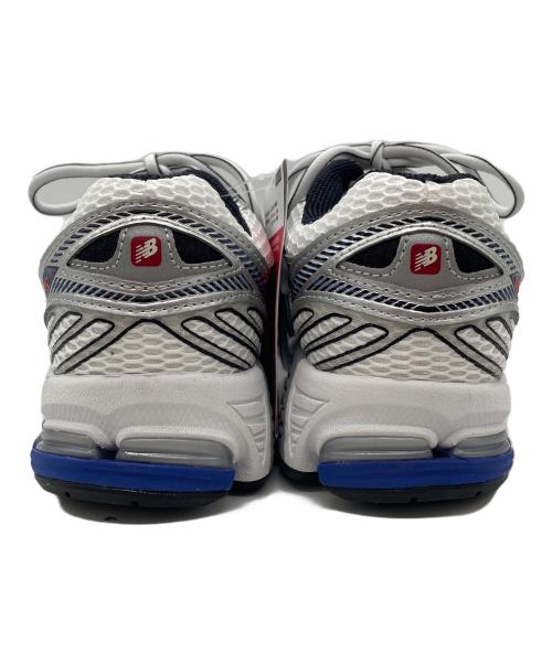 NEW BALANCE（ニューバランス）NEW BALANCE (ニューバランス) スニーカー ホワイト×グレー サイズ:26 未使用品の古着・服飾アイテム