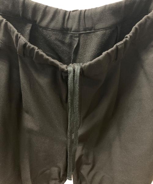 UNDERCOVER（アンダーカバー）UNDERCOVER (アンダーカバー) 裏起毛ツイルパッカリングパンツ ブラック サイズ:2の古着・服飾アイテム