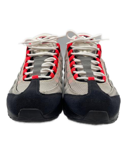 NIKE（ナイキ）NIKE (ナイキ) スニーカー グレー×レッド サイズ:27の古着・服飾アイテム