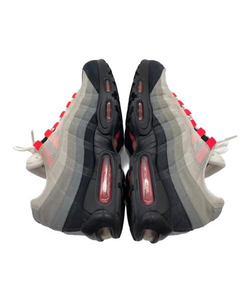 NIKE（ナイキ）NIKE (ナイキ) スニーカー グレー×レッド サイズ:27の古着・服飾アイテム