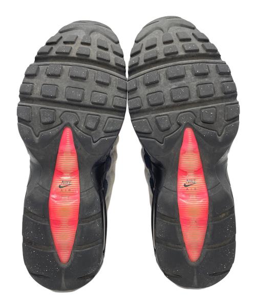 NIKE（ナイキ）NIKE (ナイキ) スニーカー グレー×レッド サイズ:27の古着・服飾アイテム