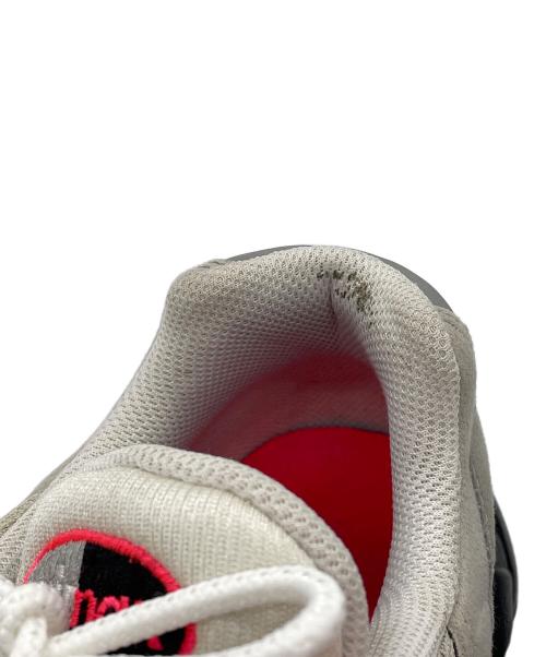 NIKE（ナイキ）NIKE (ナイキ) スニーカー グレー×レッド サイズ:27の古着・服飾アイテム