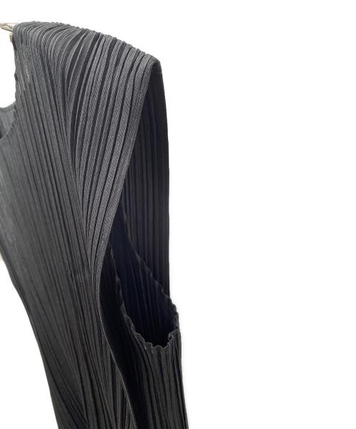 PLEATS PLEASE（プリーツプリーズ）PLEATS PLEASE (プリーツプリーズ) ノースリーブプリーツブラウス ブラック サイズ:3の古着・服飾アイテム