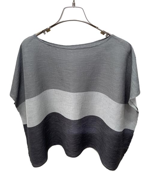 me ISSEY MIYAKE（ミーイッセイ ミヤケ）me ISSEY MIYAKE (ミーイッセイ ミヤケ) ノースリーブカットソー グレー サイズ:FREEの古着・服飾アイテム