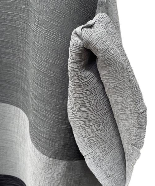 me ISSEY MIYAKE（ミーイッセイ ミヤケ）me ISSEY MIYAKE (ミーイッセイ ミヤケ) ノースリーブカットソー グレー サイズ:FREEの古着・服飾アイテム