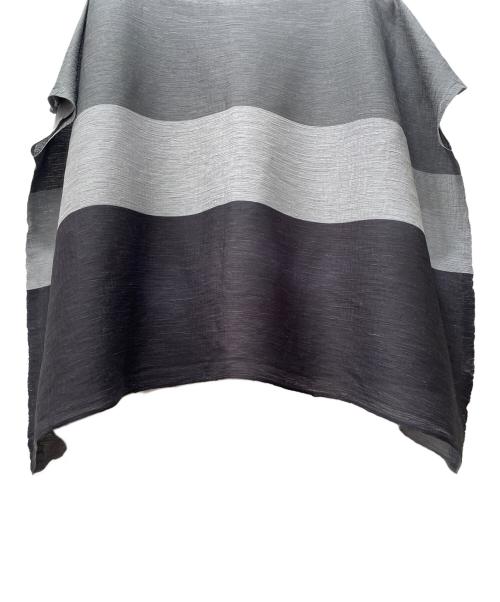 me ISSEY MIYAKE（ミーイッセイ ミヤケ）me ISSEY MIYAKE (ミーイッセイ ミヤケ) ノースリーブカットソー グレー サイズ:FREEの古着・服飾アイテム