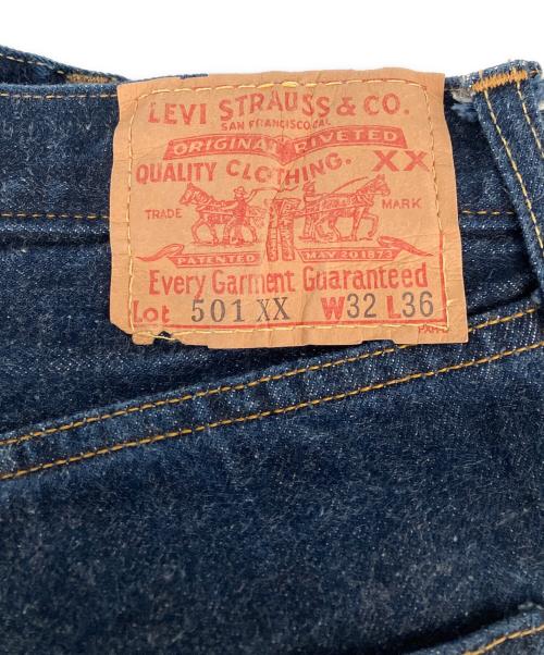 LEVI'S（リーバイス）LEVI'S (リーバイス) デニムパンツ 501xx 90s バレンシア工場 ボタン裏555  インディゴ サイズ:32の古着・服飾アイテム