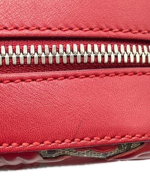 GUCCI（グッチ）GUCCI (グッチ) チェーンショルダーバッグ レッド×ベージュの古着・服飾アイテム