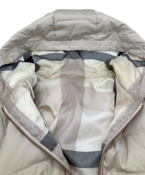 BLUE LABEL CRESTBRIDGE（ブルーレーベルクレストブリッジ）BLUE LABEL CRESTBRIDGE (ブルーレーベルクレストブリッジ) ダウンジャケット ベージュ サイズ:38の古着・服飾アイテム