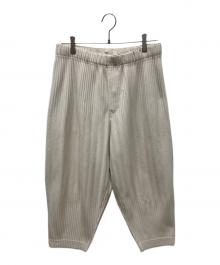 HOMME PLISSE ISSEY MIYAKE（オム プリッセ イッセイ ミヤケ）の古着「プリーツパンツ」｜ベージュ