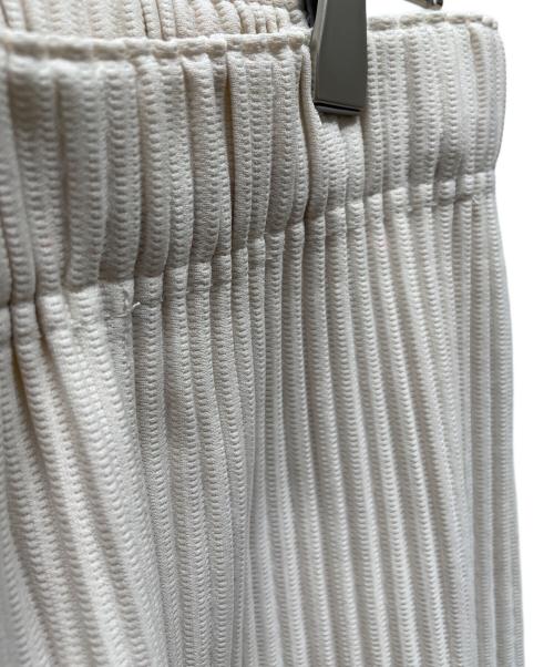 HOMME PLISSE ISSEY MIYAKE（オム プリッセ イッセイ ミヤケ）HOMME PLISSE ISSEY MIYAKE (オム プリッセ イッセイ ミヤケ) プリーツパンツ ベージュ サイズ:3の古着・服飾アイテム